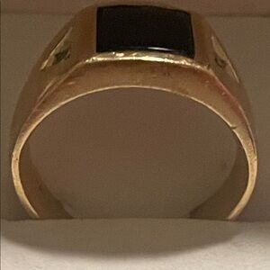 14 K Gold and Black Onyx Men's / Unisex Ring (Solid Approx. 13 grams)